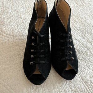 Adrienne vittadini black suede boots size 8